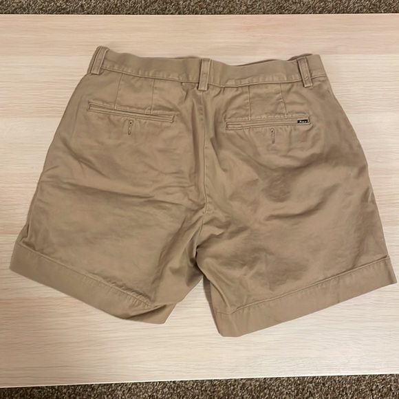 Ralph Lauren Classic Fit 6’ men’s shorts size 32 - Picture 2 of 2